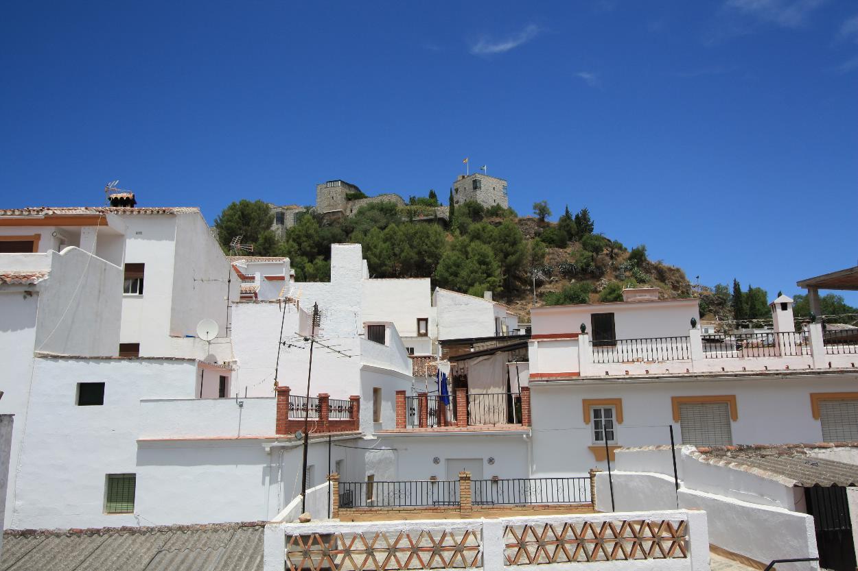 Echte Spaans Rijtjeshuis in Monda dicht bij Marbella